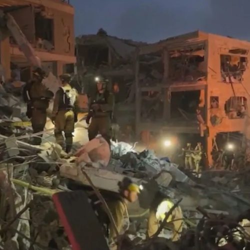 Escombros em israel após ataque iraniano  • Reprodução