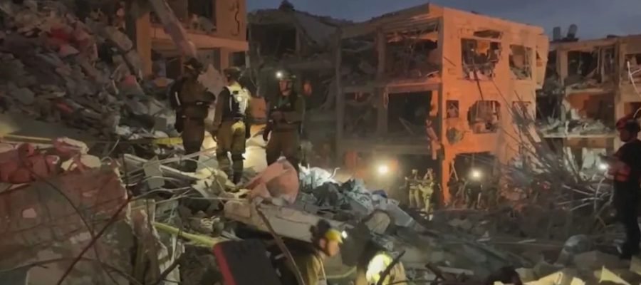 Escombros em israel após ataque iraniano  • Reprodução