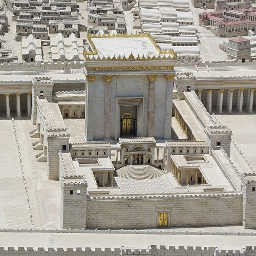 Fiéis celebram a Chanukah em todo o mundo