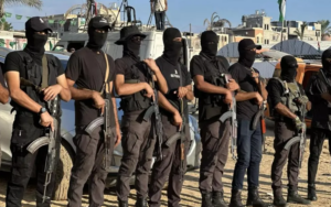 Terroristas Palestinos aproveitam retirada de Israel para tentar voltar a ter domínio sobre a faixa de Gaza